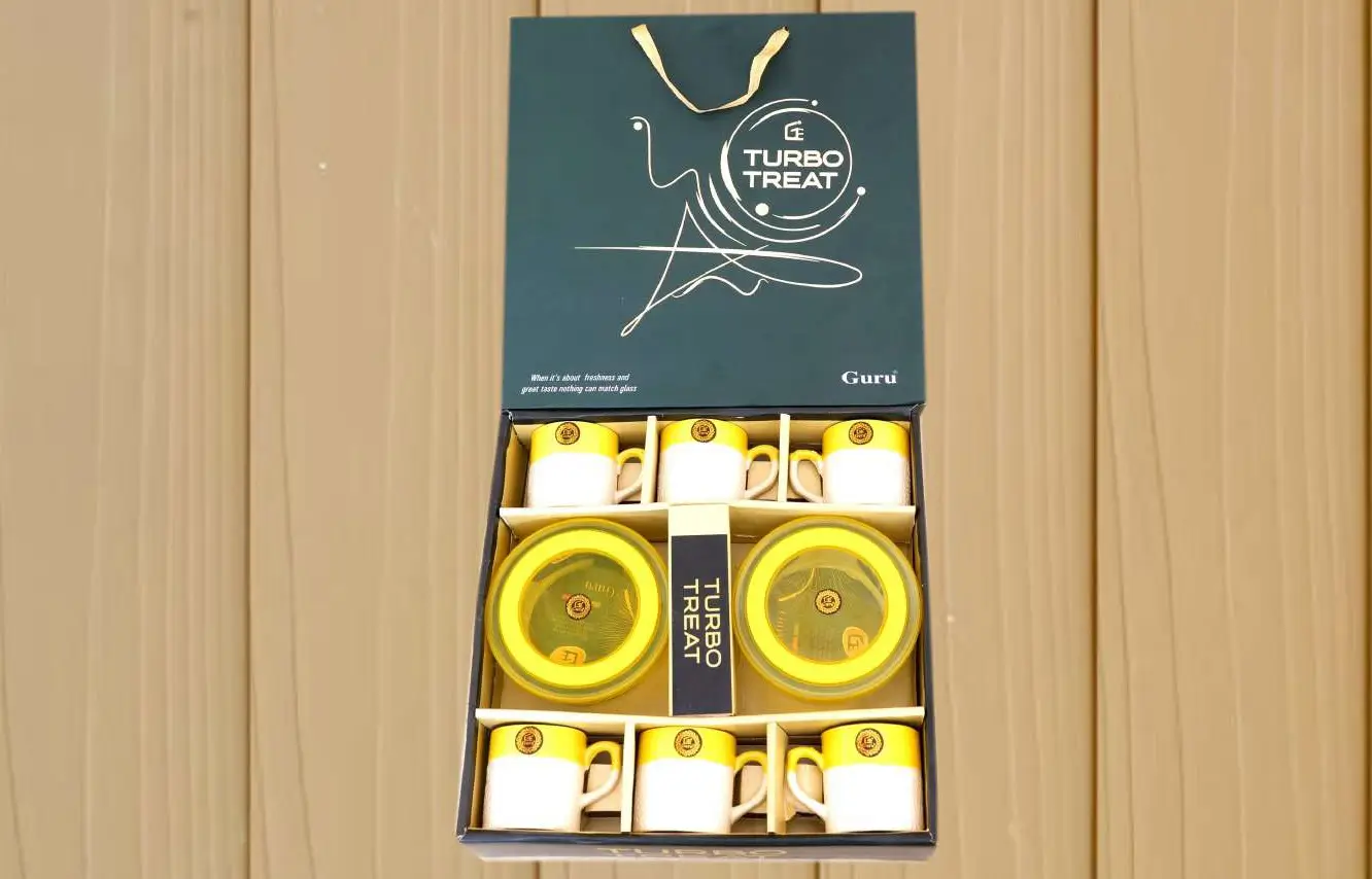 Turbo Treat (6+2) 2 Air Tight Jars & 6 Coffee Mug Gift Set - Yellow